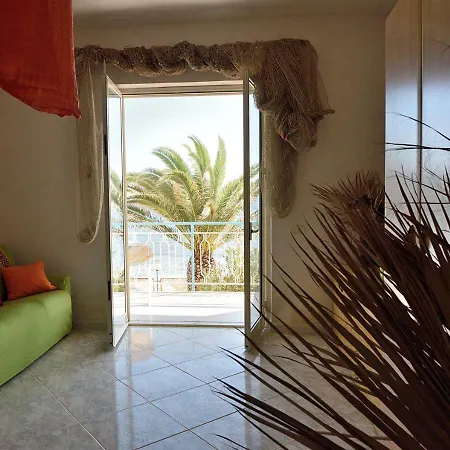 Semesterbostad Metis *