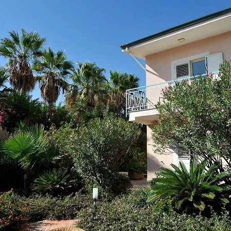 Semesterbostad Metis *